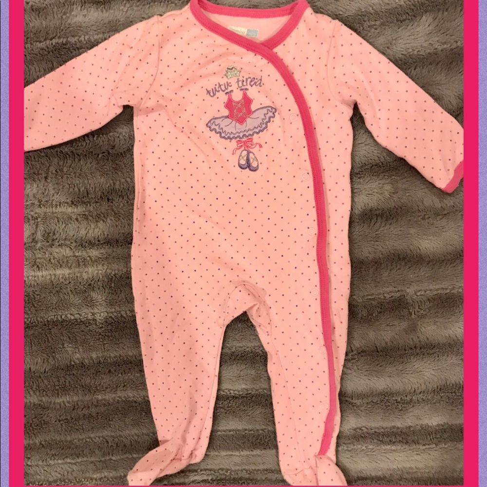 Baby girl Footie pajamas. 9M.